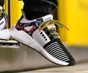 Die neuen BVG-Adidas-Sneaker