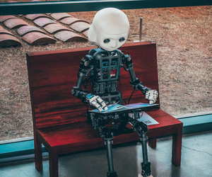 Unser Alltag mit Robotern und Künstlichen Intelligenzen