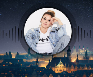 Moderatorin Jeannine Michaelsen im egoFM Talkradio 