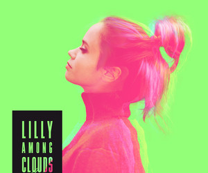 Lilly among clouds - Green Flash